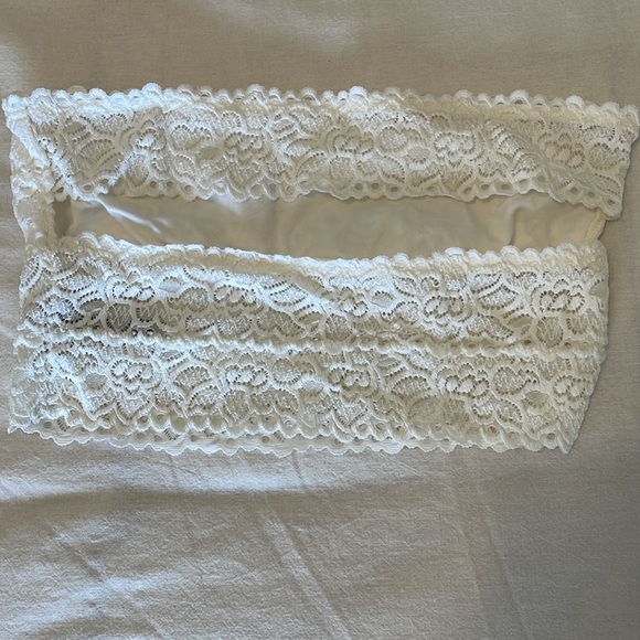 Off white lace Aerie strapless - Picture 3 of 4